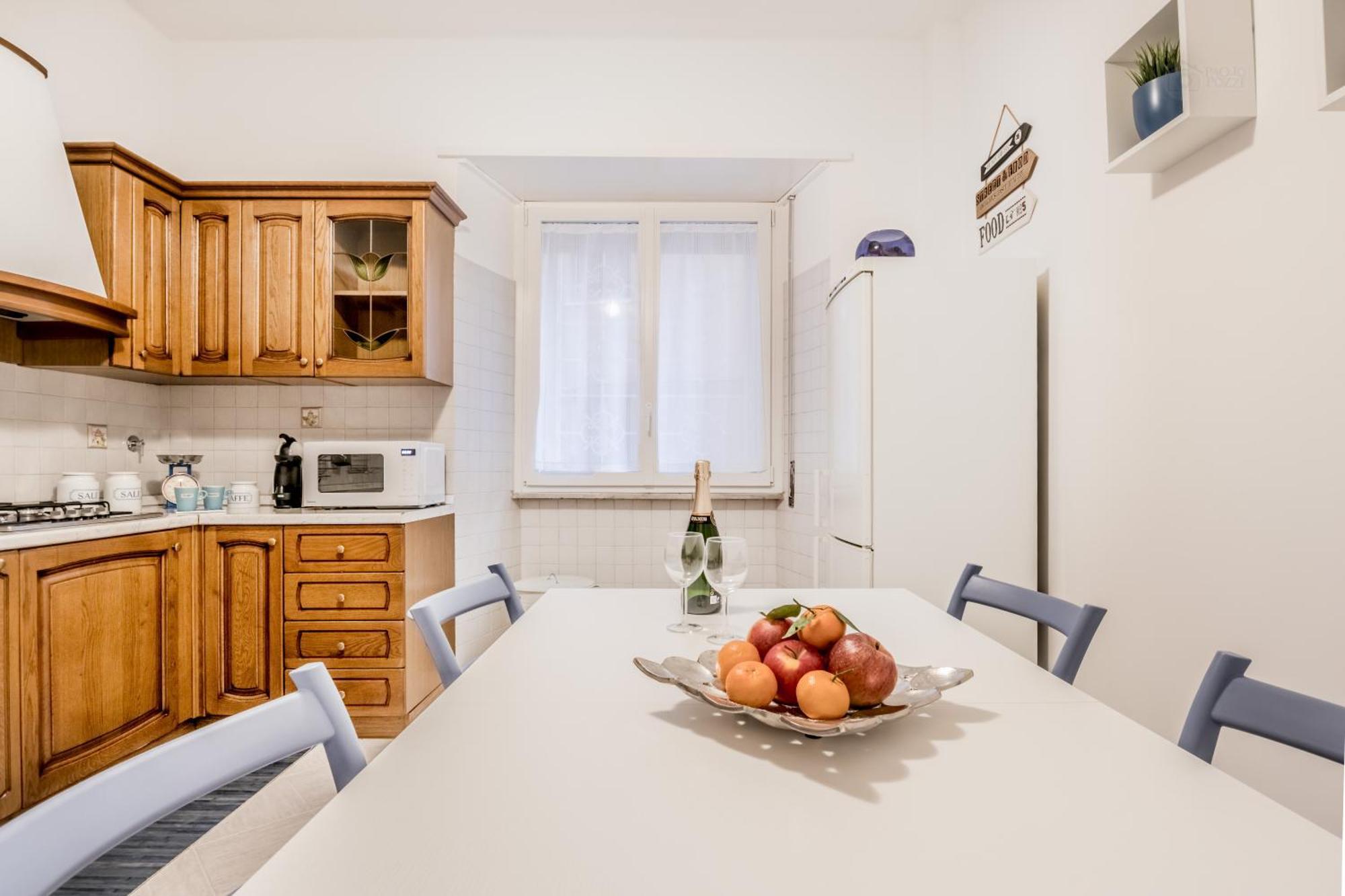 Piazza Vescovio Spazioso Trilocale โรม ภายนอก รูปภาพ